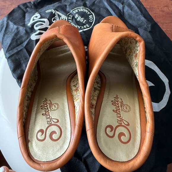 Seychelles.Stylish  Leather wooden Women's Clogs slides - Picture 6 of 7